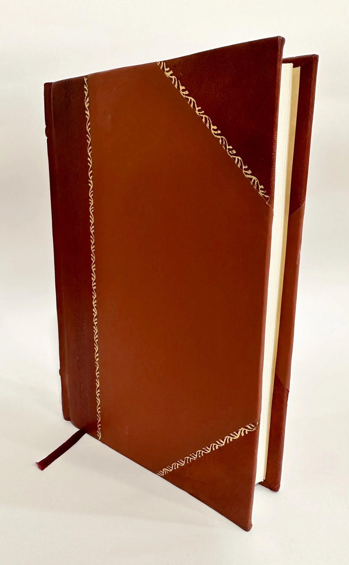 Aggiunte Fatte Di Giouanni Botero Alla Sizeua Ragion Di Sizetato Oue Sizei Tratta Dell'Eccellenze De' Capitani Antichi. Dell' Neutralita Del Prencipe. Dell' Riputatione Del Prencipe. (1598) [Leather Bound]